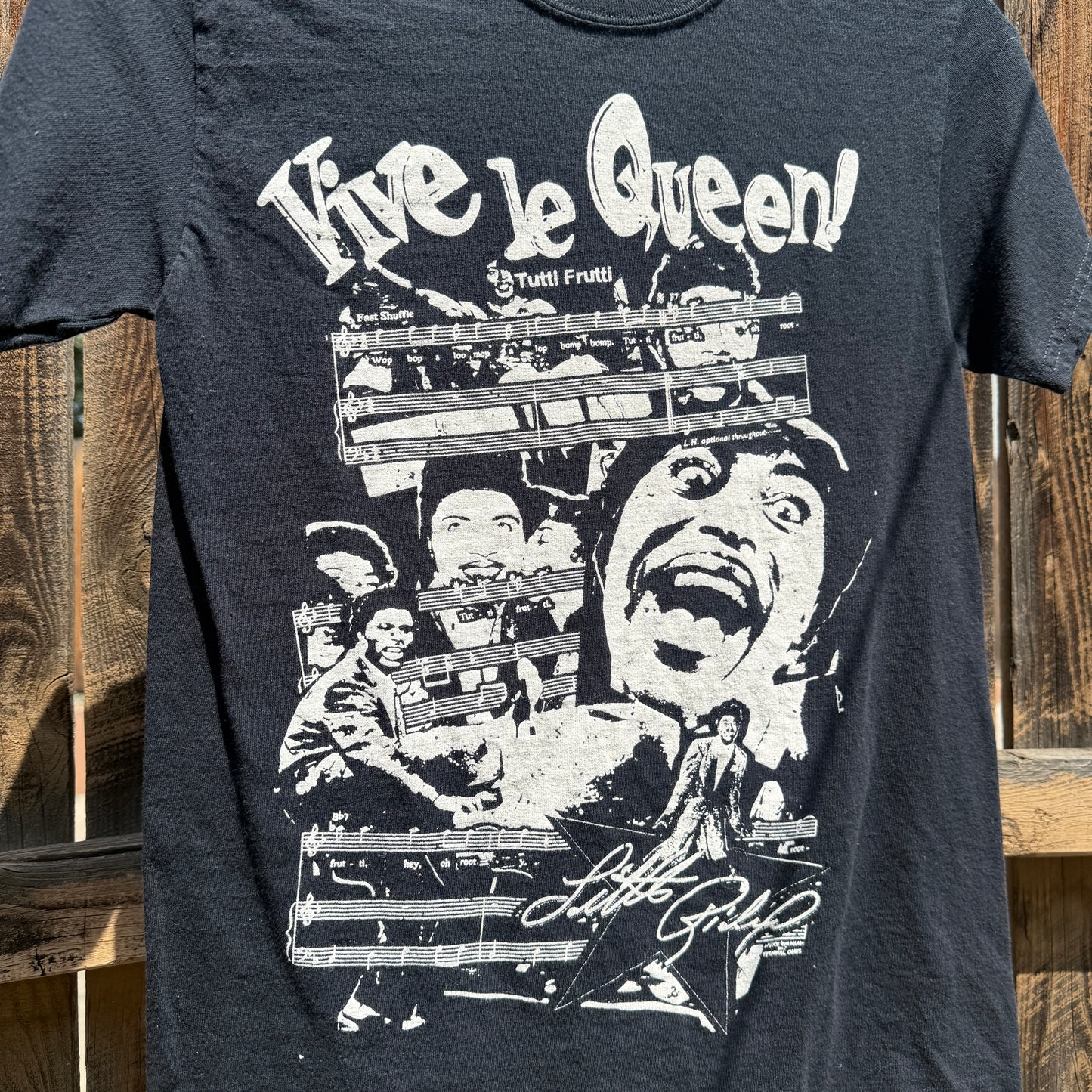vive le queen! tee